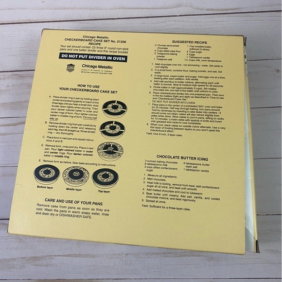 Chicago Metallic 9" Round Checkerboard Cake Pan Set New - Picture 4 of 4